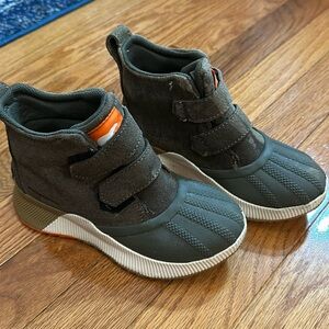 Sorel KIDS boots. Waterproof. Size 13